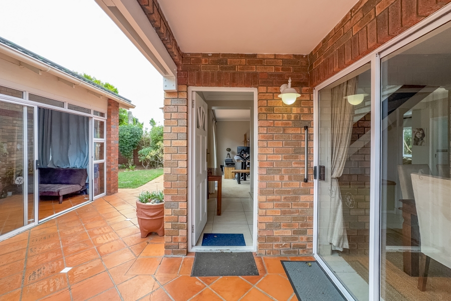3 Bedroom Property for Sale in Summerstrand Eastern Cape